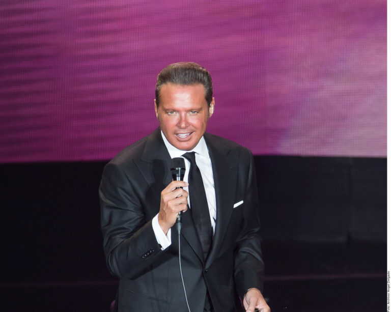 Hace Luis Miguel primera parada de su tour en Buenos Aires