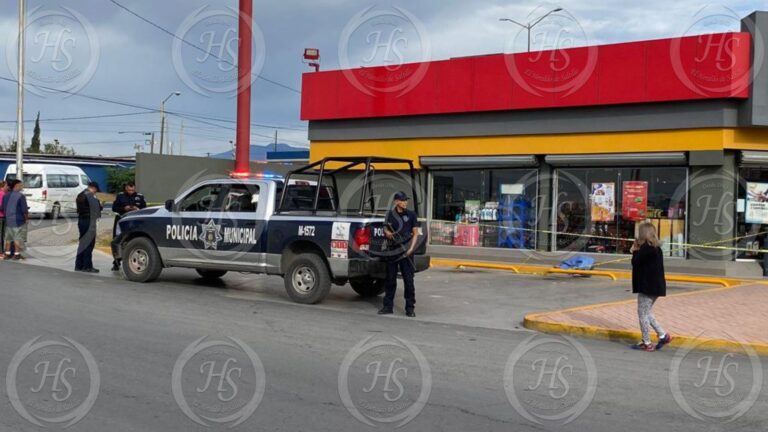 Lo alcanza la muerte afuera de Oxxo en Saltillo