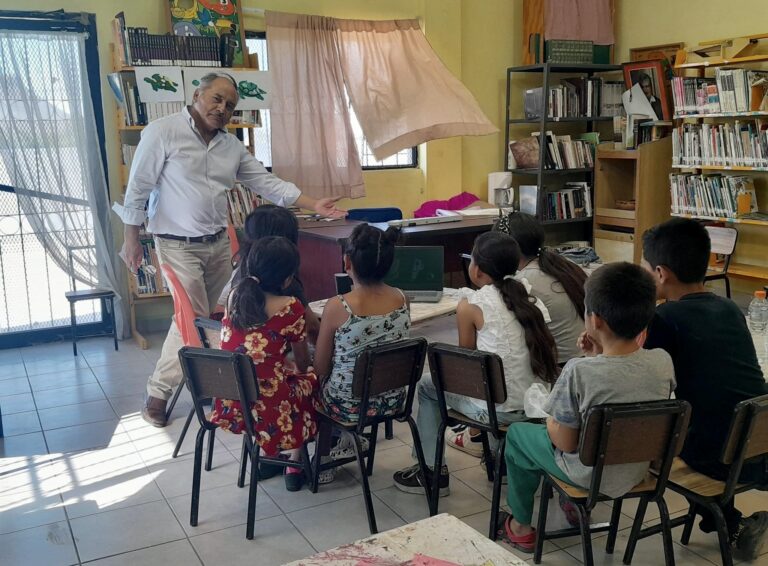 Niñez en Ramos Arizpe disfruta en bibliotecas de la música, el cine y la pintura 