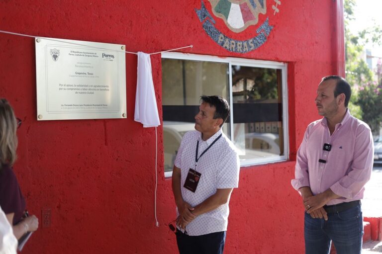 Agradece Parras a Grapevine, Texas, ciudad hermana con placa de honor