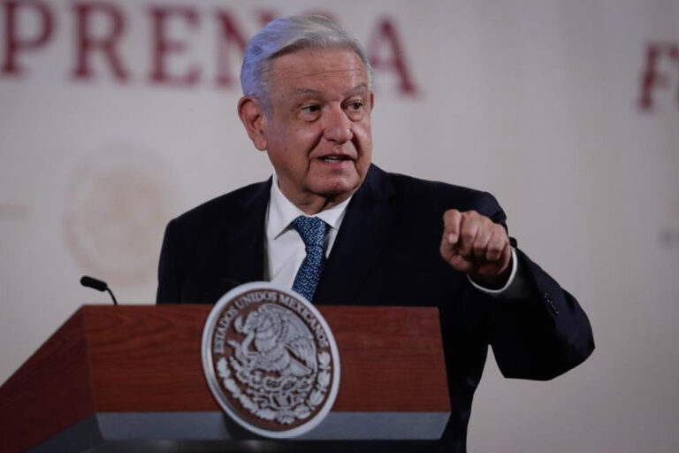 AMLO invita a Biden a México previo al APEC