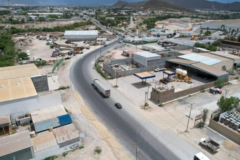 Avanza modernización de la carretera Los Pinos en Ramos Arizpe