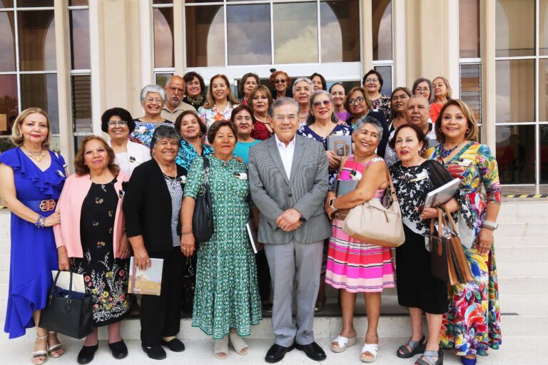 Celebra Generación de la Facultad de Trabajo Social 50 años de egresados