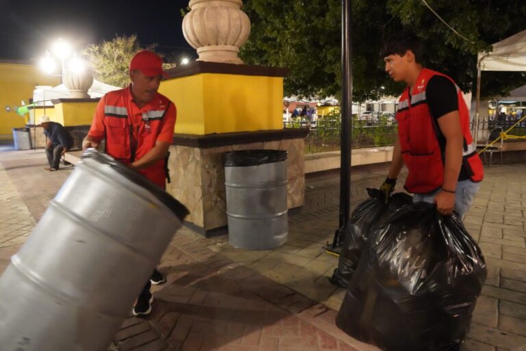 Cuadrillas municipales dejan limpio Ramos Arizpe luego de fin de semana de fiesta