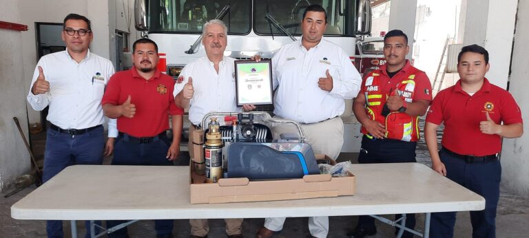 Donan compresor a bomberos de Ramos Arizpe; agradecen a empresa Tecnología Ambiental 