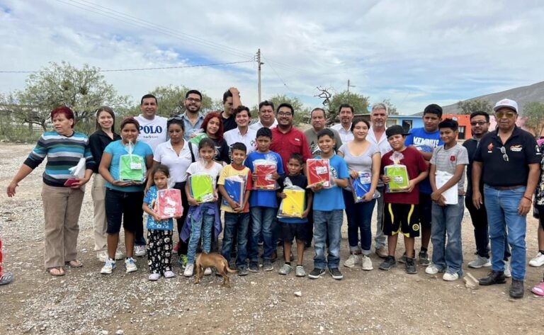 PRI Ramos Arizpe entrega más de 550 paquetes de útiles escolares en zona rural