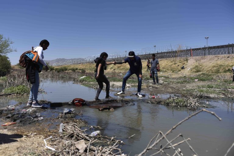 ONGs denuncian que más de mil 800 migrantes están desaparecidos en México