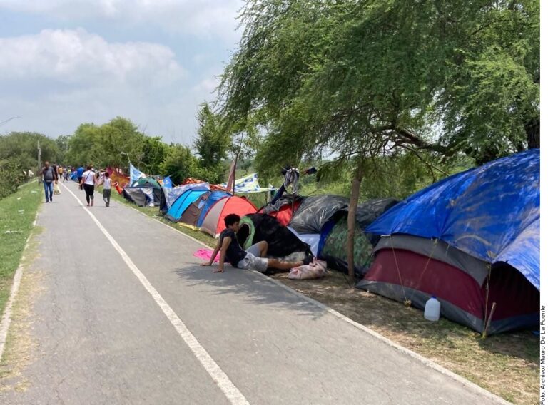 Pide gobernador a Federación controlar oleada de migrantes; han pasado 8 mil por Coahuila