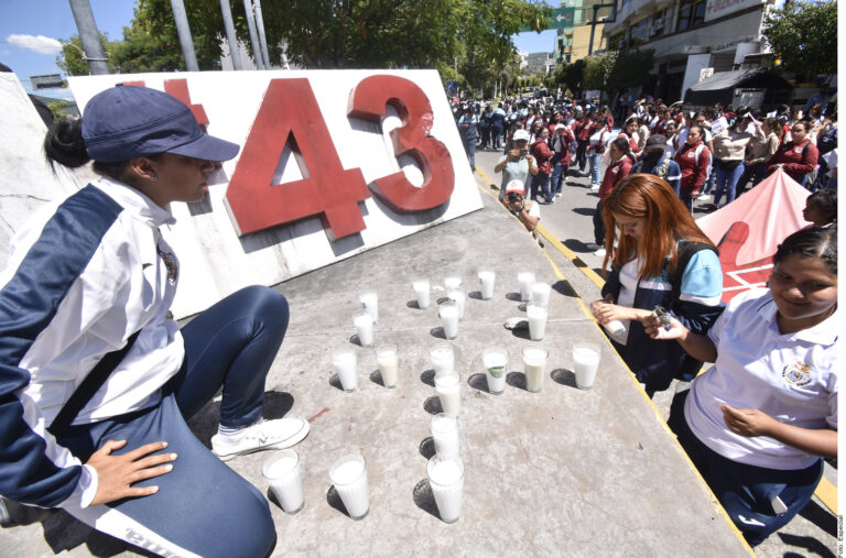 Acusan normalistas que la 4T les falló