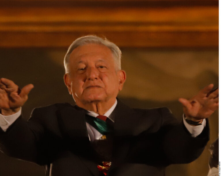 Acusan violencia política de AMLO contra mujeres