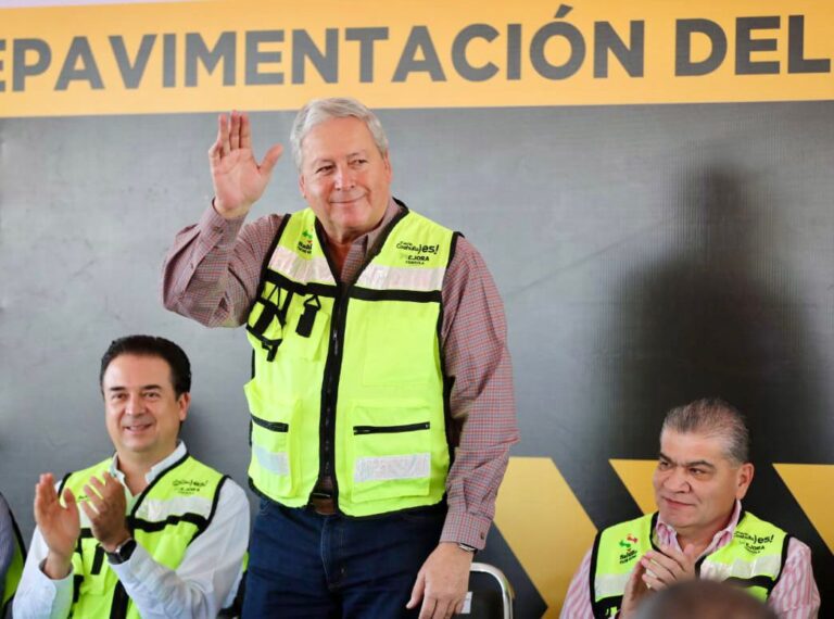 Continúan acciones de pavimentación; Inician Riquelme y Chema Fraustro rehabilitación en la Guerrero