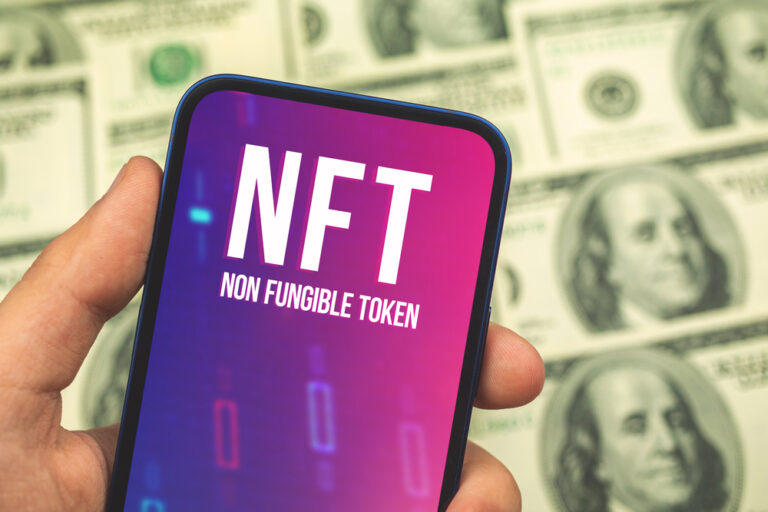 Estrategias rentables para ganar dinero con NFT