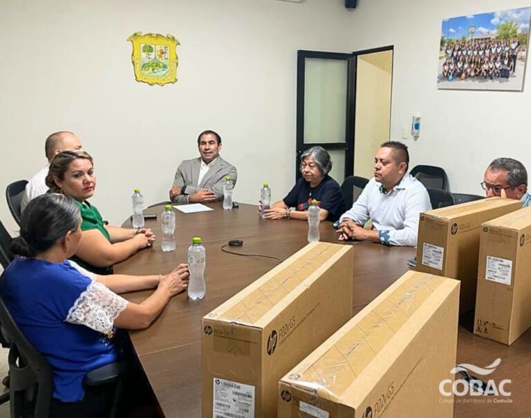 Entrega COBAC equipos de computadoras a Colegio de Bachilleres ‘Juan Francisco Ealy Ortiz’