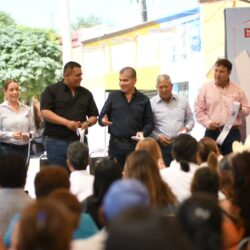 Entrega MARS obras de infraestructura educativa y vial en Viesca