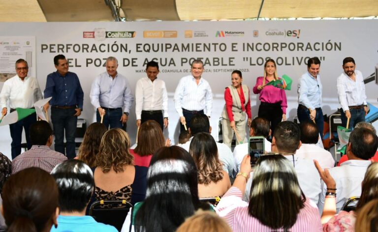 Entregan gobernador Miguel Riquelme y alcalde Miguel Ramírez pozo de agua en Matamoros