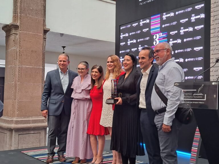 Suzette Celaya con su novela Nosotras gana la tercera edición del Premio Primera Novela 2023 de Amazon y el Gobierno de Coahuila