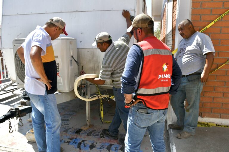 Tras robo y vandalismo en escuela primaria, Ayuntamiento apoya en la reparación de desperfectos 