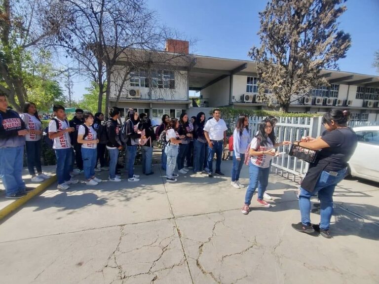 Alumnos del Ateneo Fuente de Ramos Arizpe se solidarizan con joven que quedó cuadripléjico tras sufrir accidente