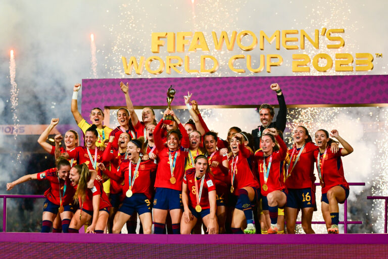 Campeonas del mundo exigen que se restructure el fútbol femenil español