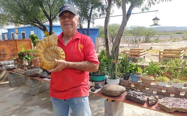 Coleccionista de fósiles busca integrar un museo paleontológico en el patio de su casa en General Cepeda