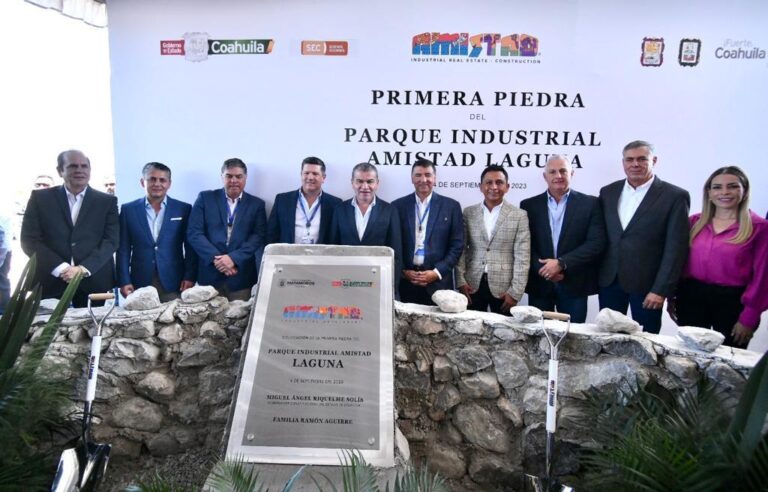 Colocan MARS y Román Cepeda primera piedra del Parque Industrial Amistad Laguna