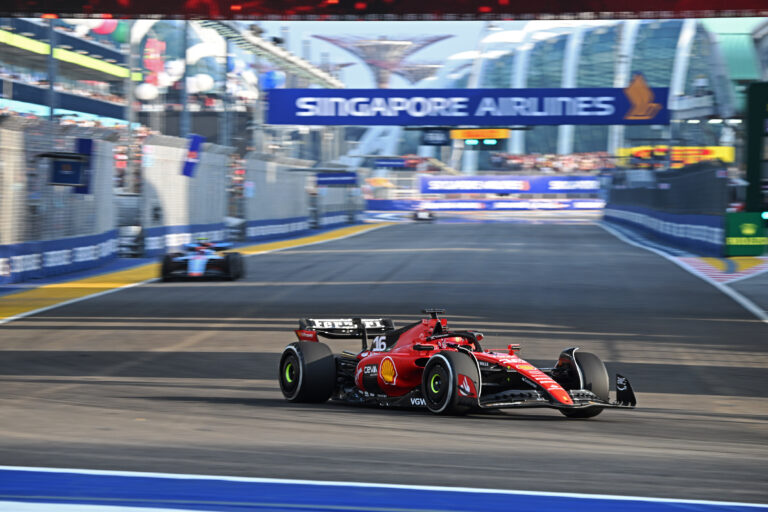 Domina Ferrari P1 en Singapur; Checo fue séptimo