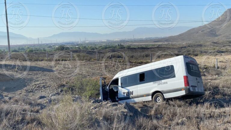 Dormita al volante y sale del camino en la antigua a Monclova