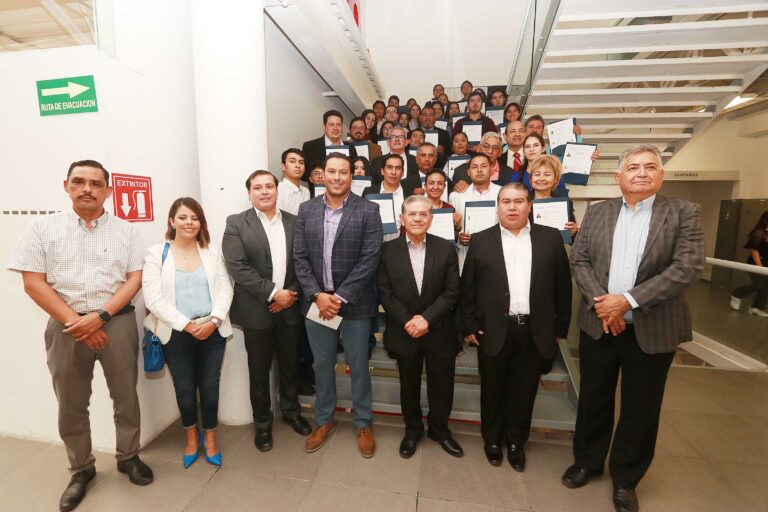 Entrega UA de C certificados de Estándar de Competencia CONOCER a estudiantes y entrenadores