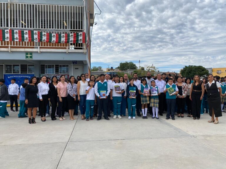 Inició este lunes en todo el estado la entrega de libros de texto de la colección Coahuila Educa