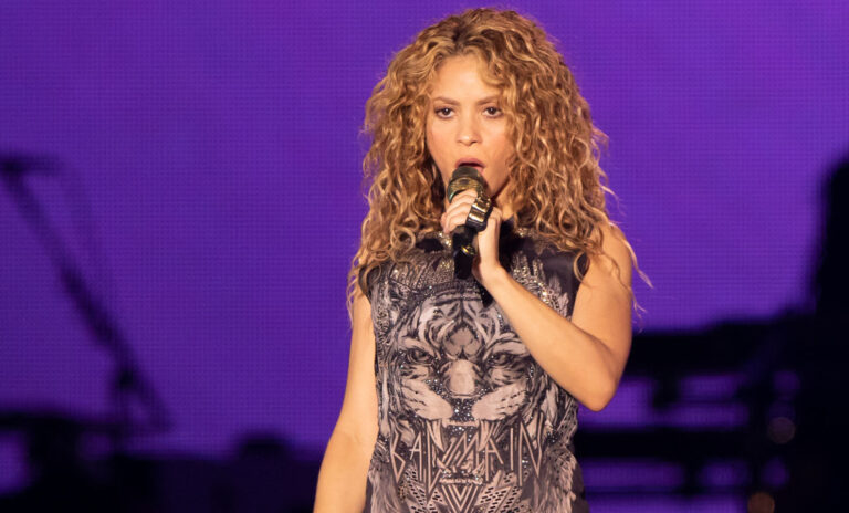 La Fiscalía Española acusa a la cantante Shakira de defraudar a Hacienda otros 6 millones de euros