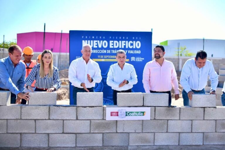 MARS y Román Cepeda colocan primera piedra del nuevo edificio de la Dirección de Tránsito y Vialidad de Torreón