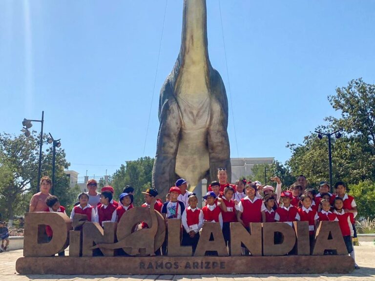 Niños de San Gregorio visitan “Dinolandia”