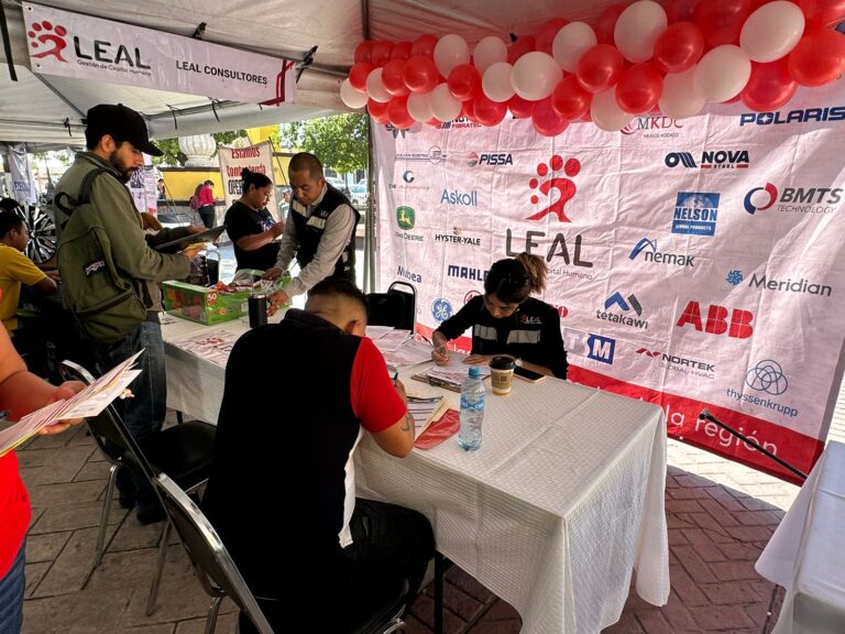 Ofrecen más de 2 mil 700 vacantes en Feria del Empleo en Ramos Arizpe