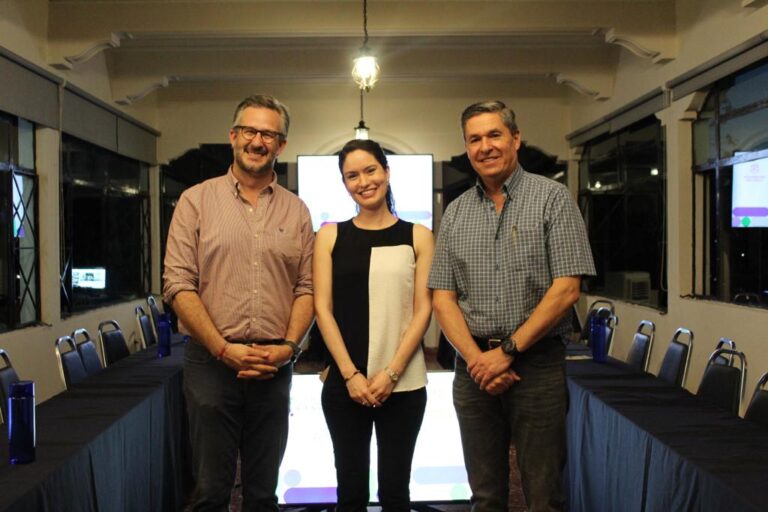 Realizan la séptima reunión del Consejo Consultivo en la Universidad Carolina