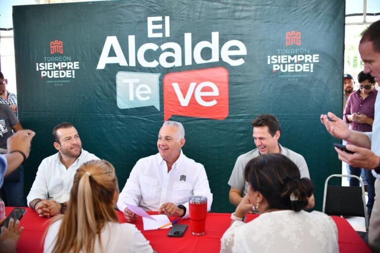 Román Cepeda lleva las Audiencias Públicas a la colonia Zaragoza Sur en Torreón