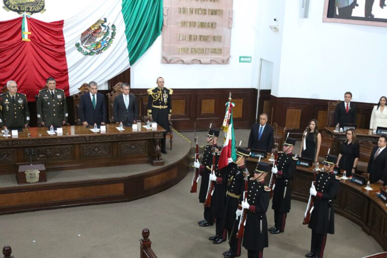 Se inscribe en Muro de Honor del Congreso del Estado: “2023, Bicentenario del Heroico Colegio Militar”