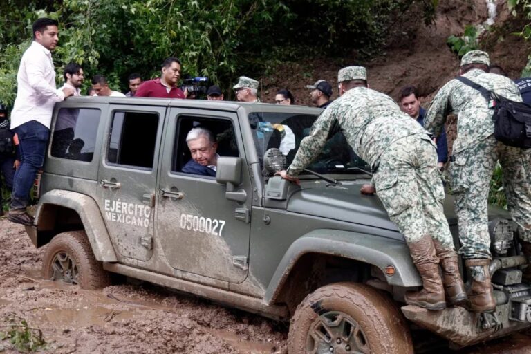 AMLO sabía de la llegada del huracán Otis, y no le avisó a la población, acusa Loret de Mola