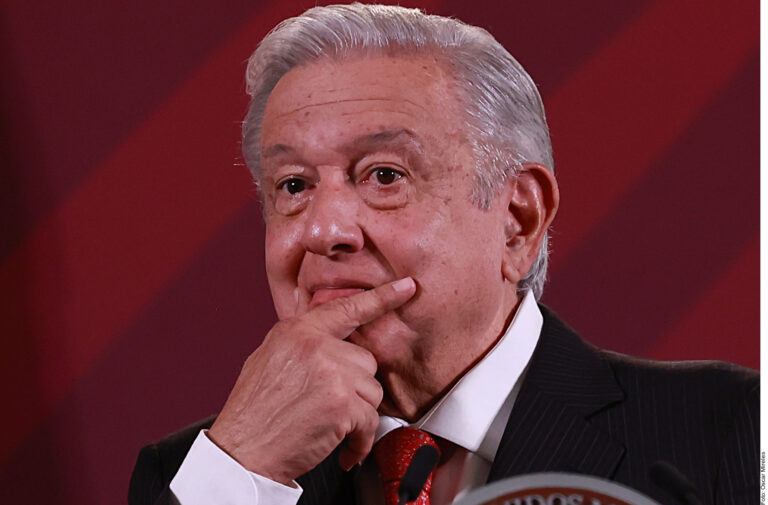 Acusan investigadores que AMLO sólo cree a los militares