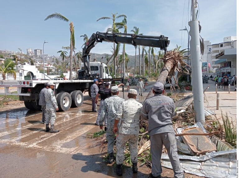 Asume Ejército y GN seguridad del puerto de Acapulco