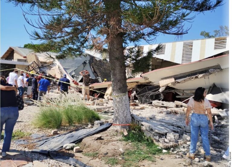 Al menos 12 muertos al colapsar techo de iglesia en Tamaulipas