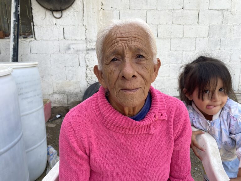 En Estación Higo familias agradecen apoyo de alcalde Chema Morales 