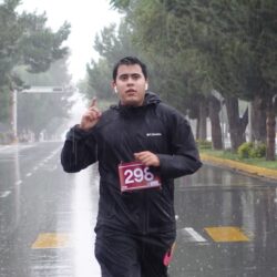 Entre lluvia y amistad, disfrutan saltillenses de la Carrera Chuy Flores 202328