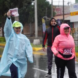 Entre lluvia y amistad, disfrutan saltillenses de la Carrera Chuy Flores 202329