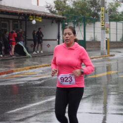 Entre lluvia y amistad, disfrutan saltillenses de la Carrera Chuy Flores 20233