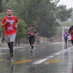 Entre lluvia y amistad, disfrutan saltillenses de la Carrera Chuy Flores 202336