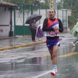 Entre lluvia y amistad, disfrutan saltillenses de la Carrera Chuy Flores 202344