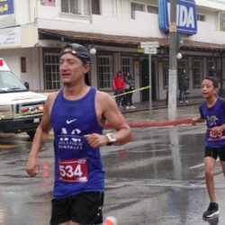 Entre lluvia y amistad, disfrutan saltillenses de la Carrera Chuy Flores 202348