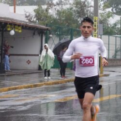 Entre lluvia y amistad, disfrutan saltillenses de la Carrera Chuy Flores 202352