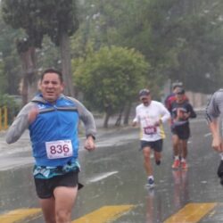 Entre lluvia y amistad, disfrutan saltillenses de la Carrera Chuy Flores 202359