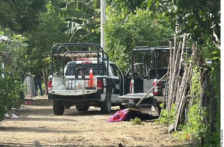 Matan a secretario de Coyuca, jefe policial y a 10 elementos